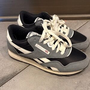 Reebok Men's Black, Gray & White Classic Low-Top Sneakers